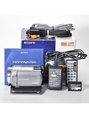 SONY DCR-SR60 Handycam 30GB HDD 12x Optical Zoom Docking Station Nightshot Plus